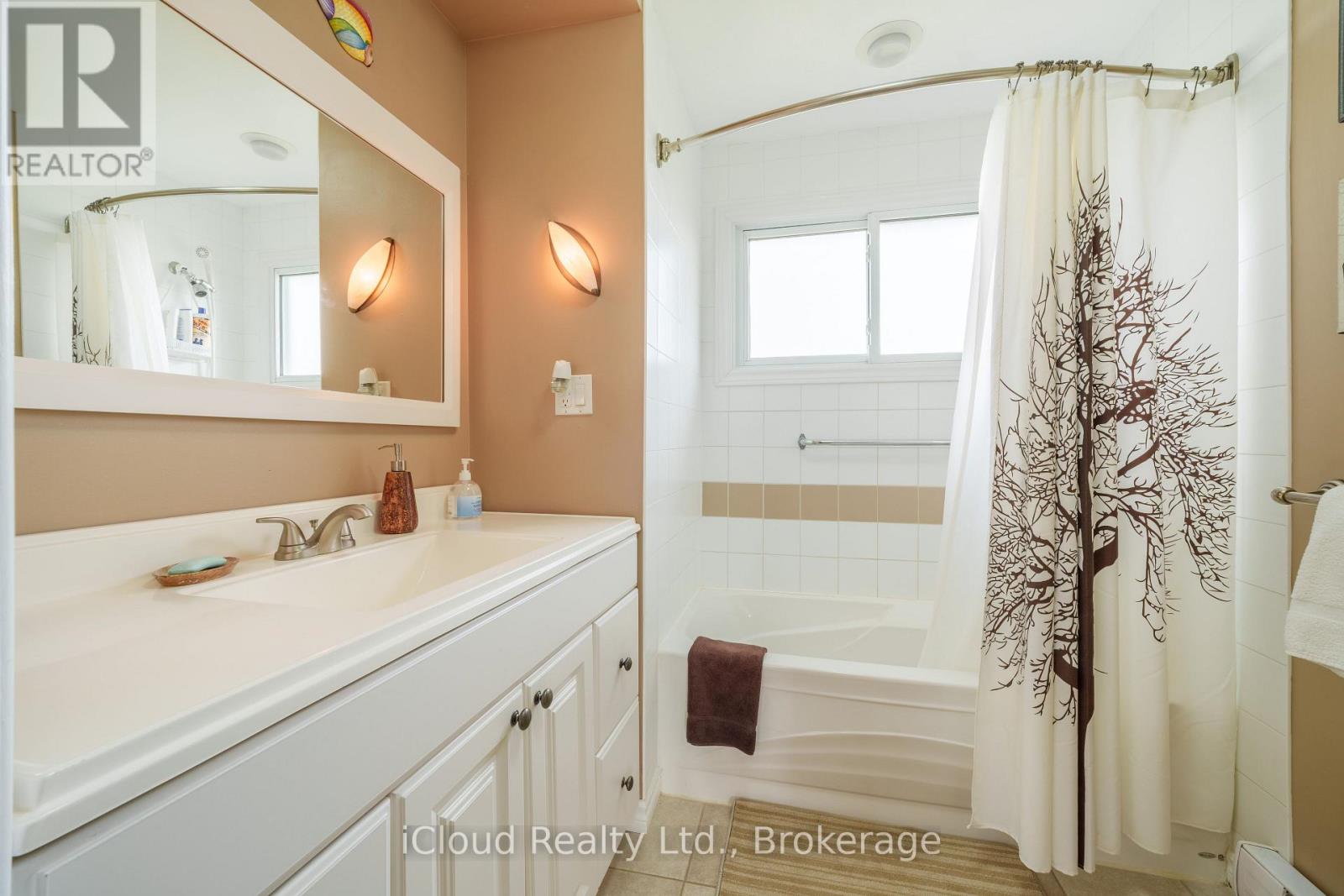 4099 NIAGARA PARKWAY - 5