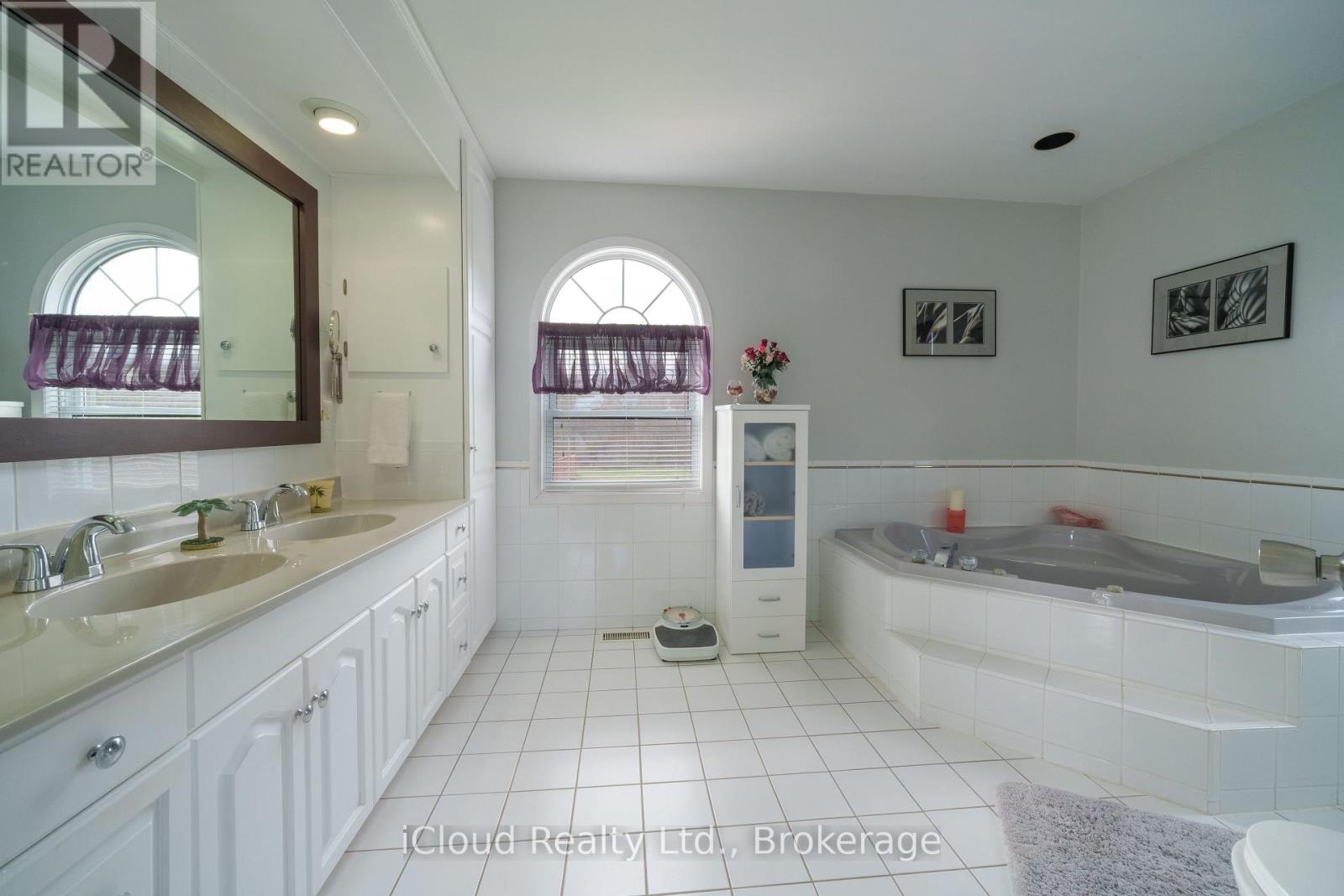 4099 NIAGARA PARKWAY - 29