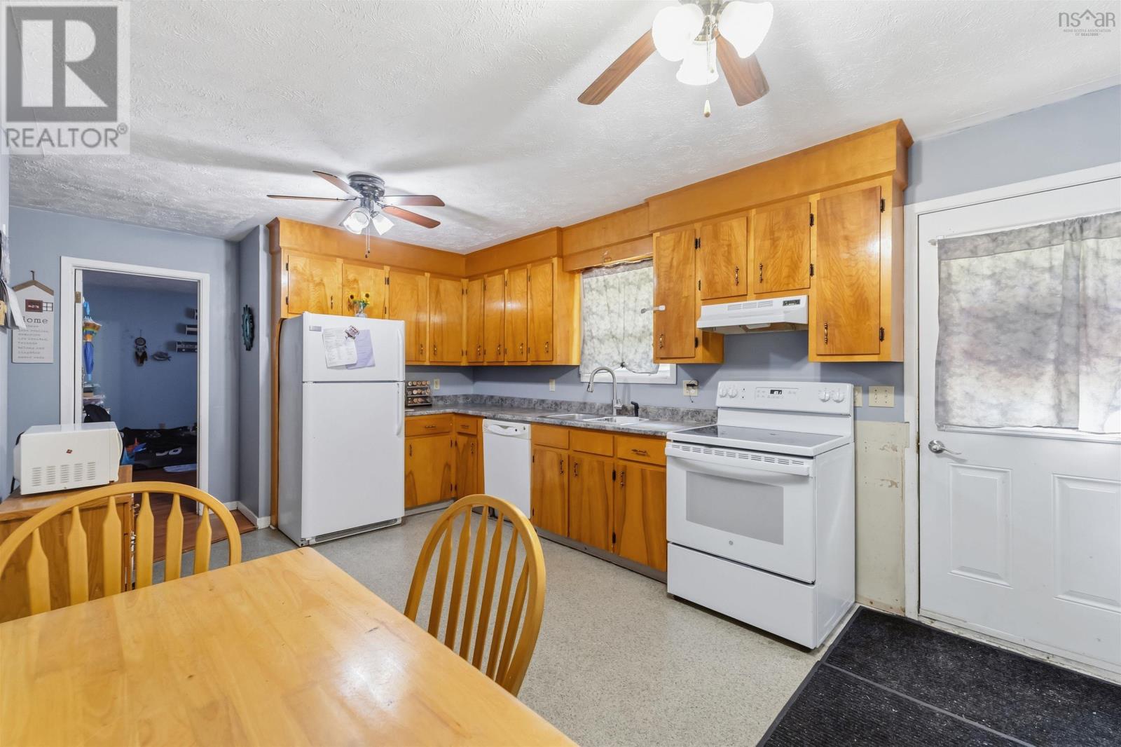 Property 23 of 29 of 5786 Prospect Road
