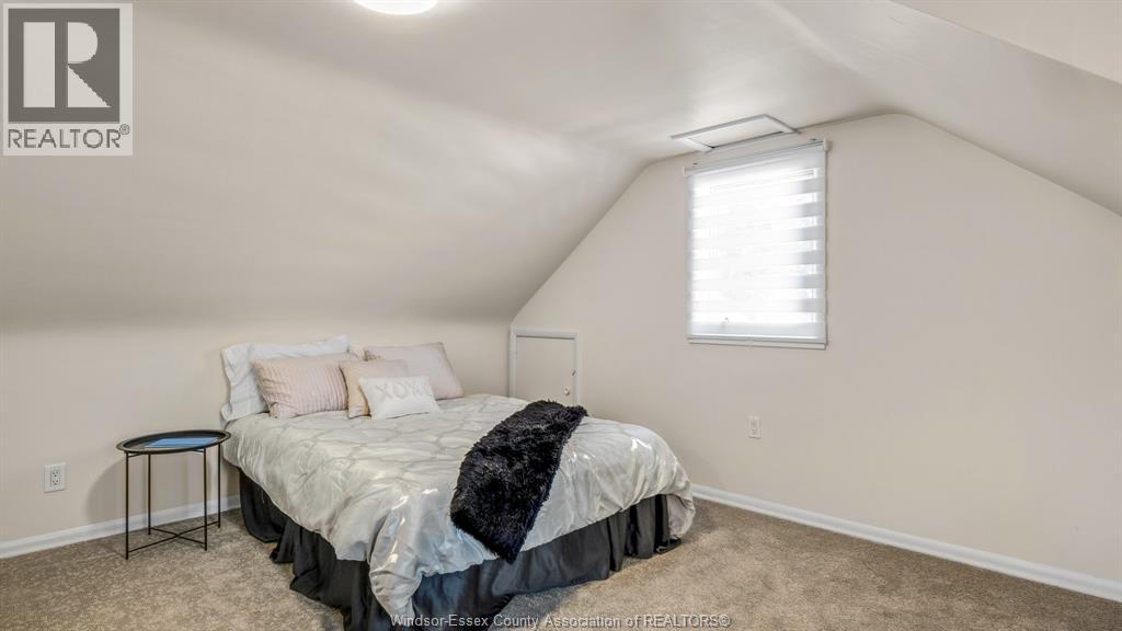 4054 ROSELAND DRIVE West - 25