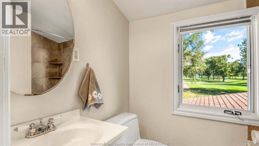 4054 ROSELAND DRIVE West - 27