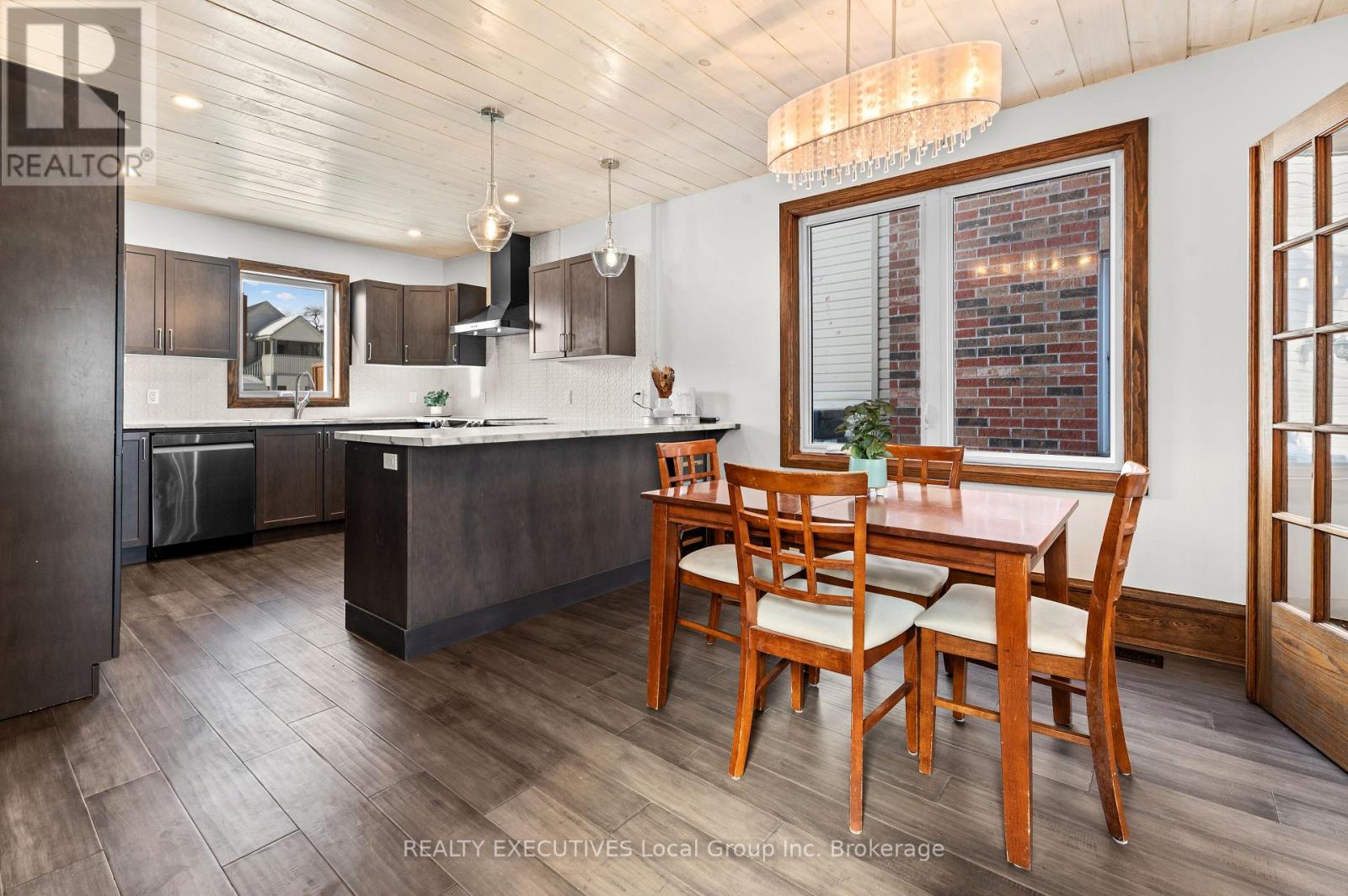 537 COPELAND STREET - 10