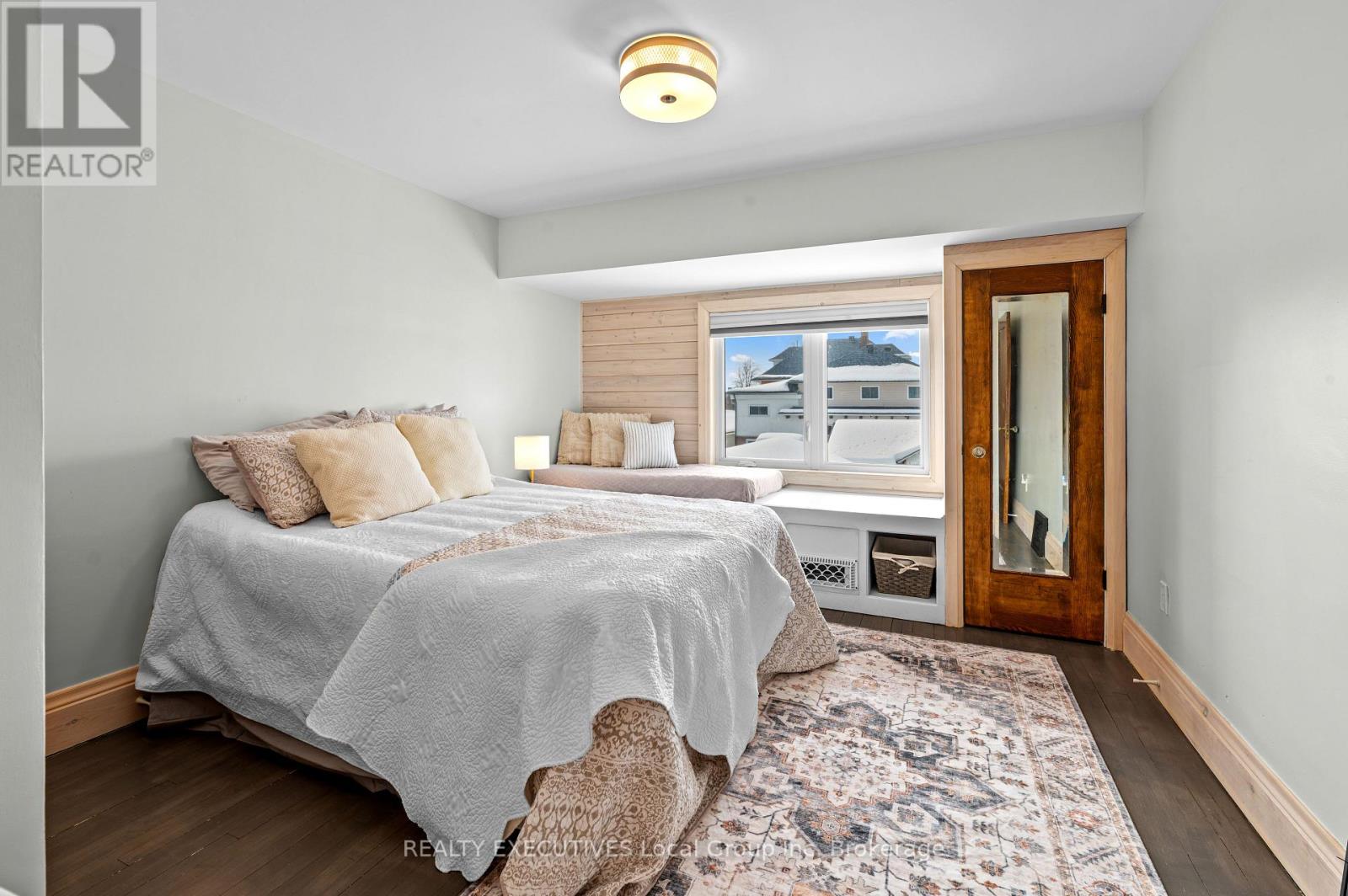 537 COPELAND STREET - 23