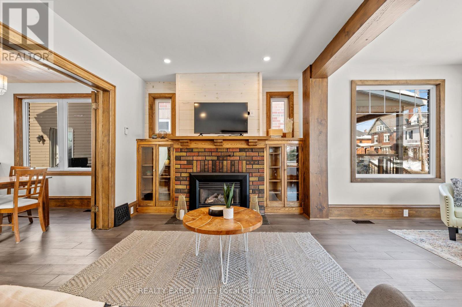 537 COPELAND STREET - 6