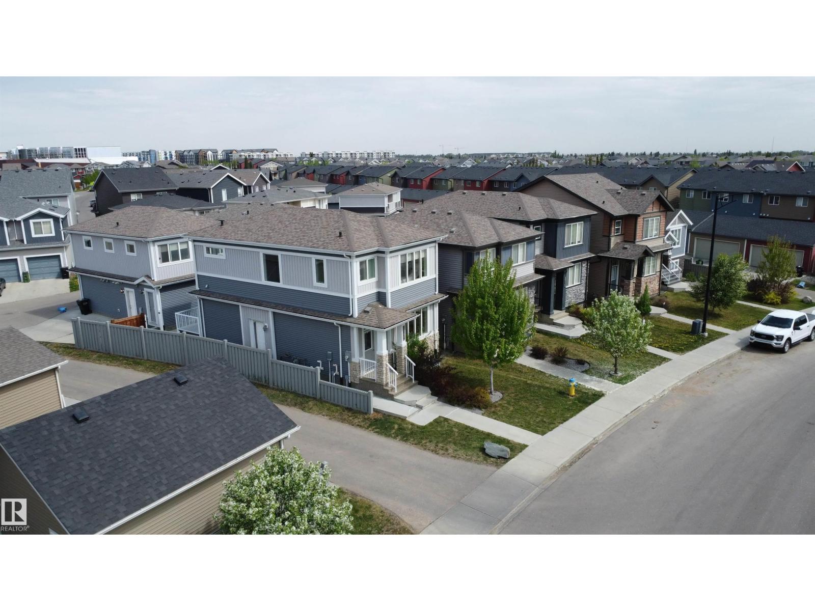 22124 85 AV NW - 3