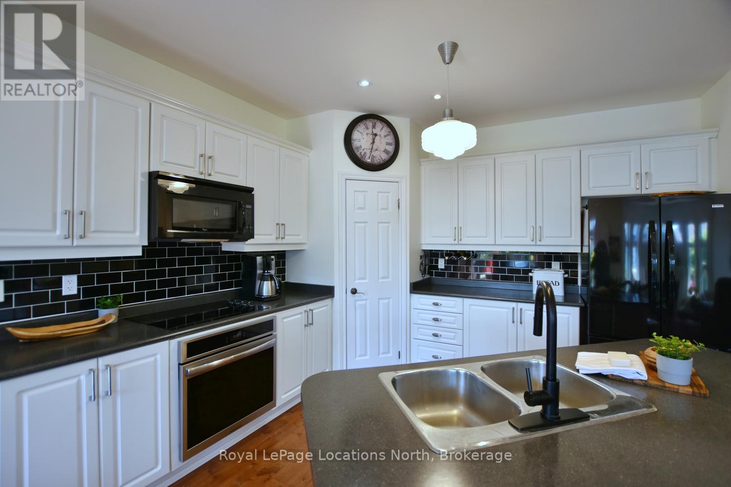 11 WATERPOND PLACE - 17