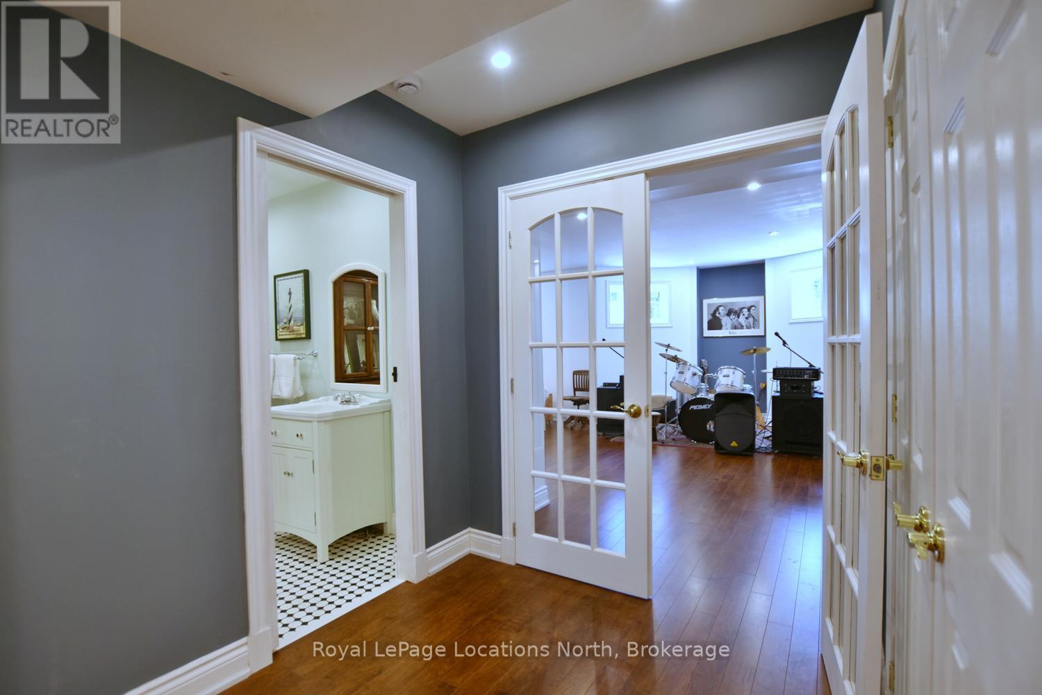 11 WATERPOND PLACE - 26