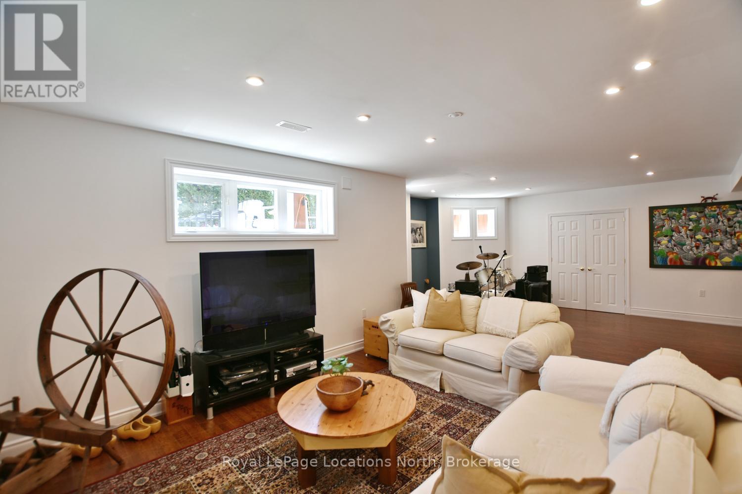 11 WATERPOND PLACE - 33
