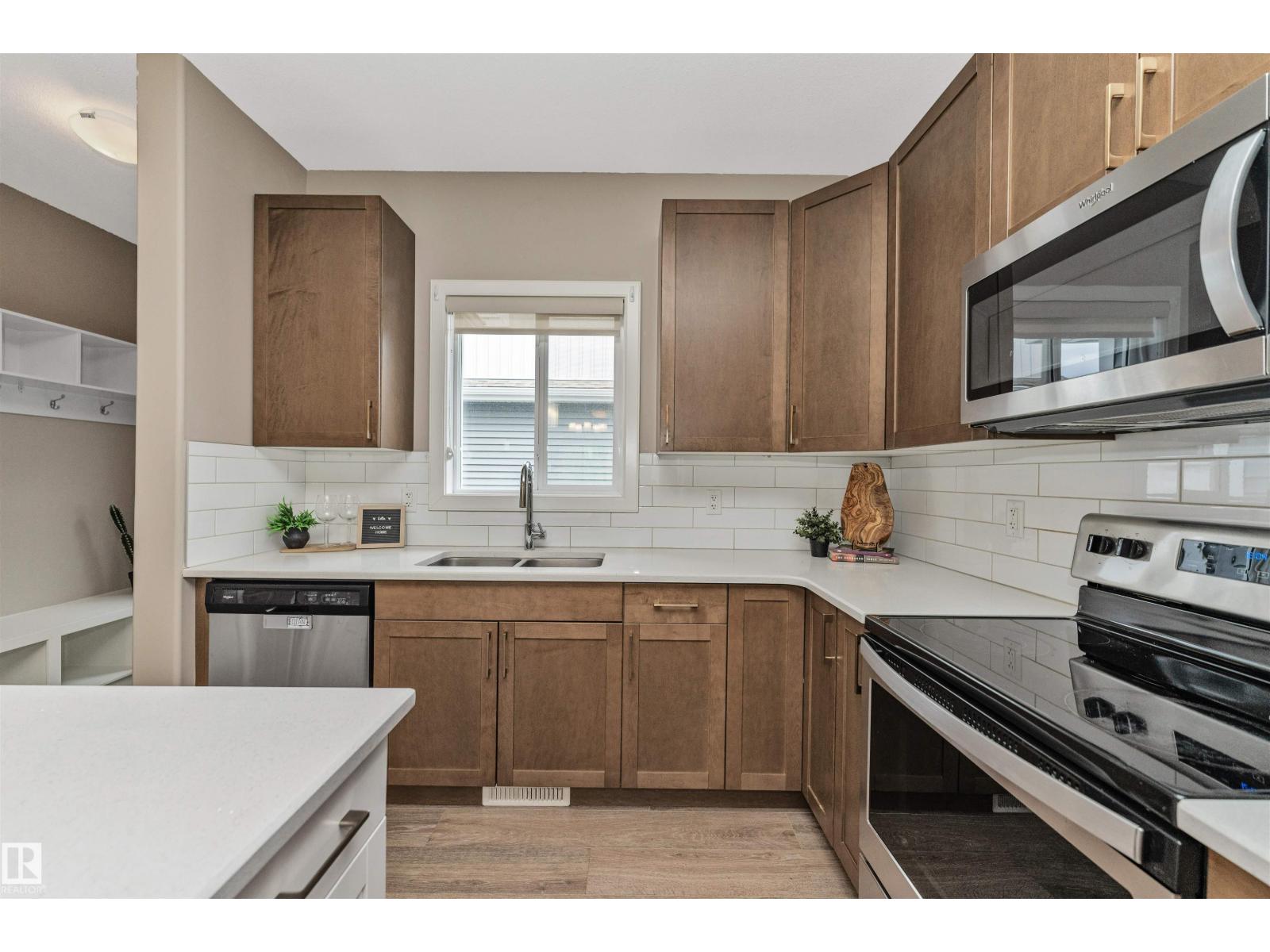 22124 85 AV NW - 22