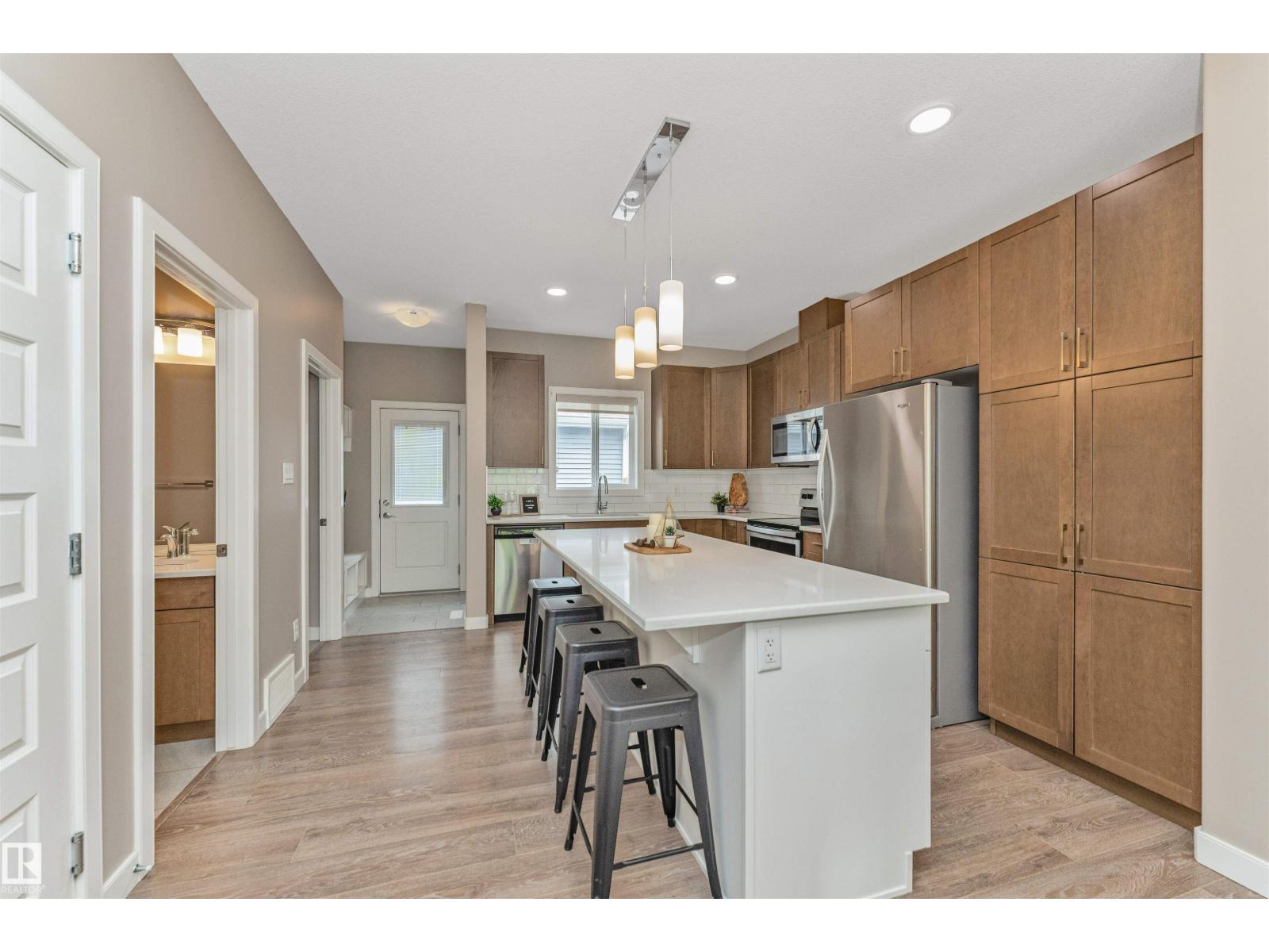22124 85 AV NW - 18