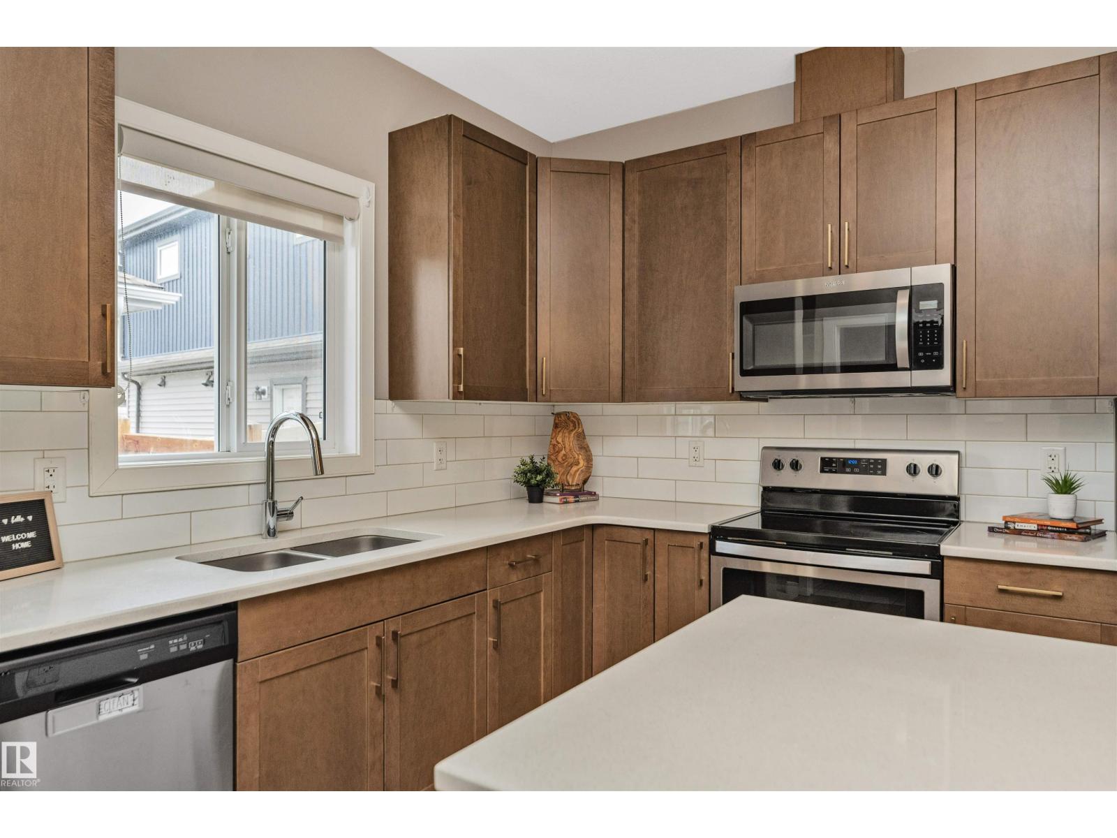 22124 85 AV NW - 20