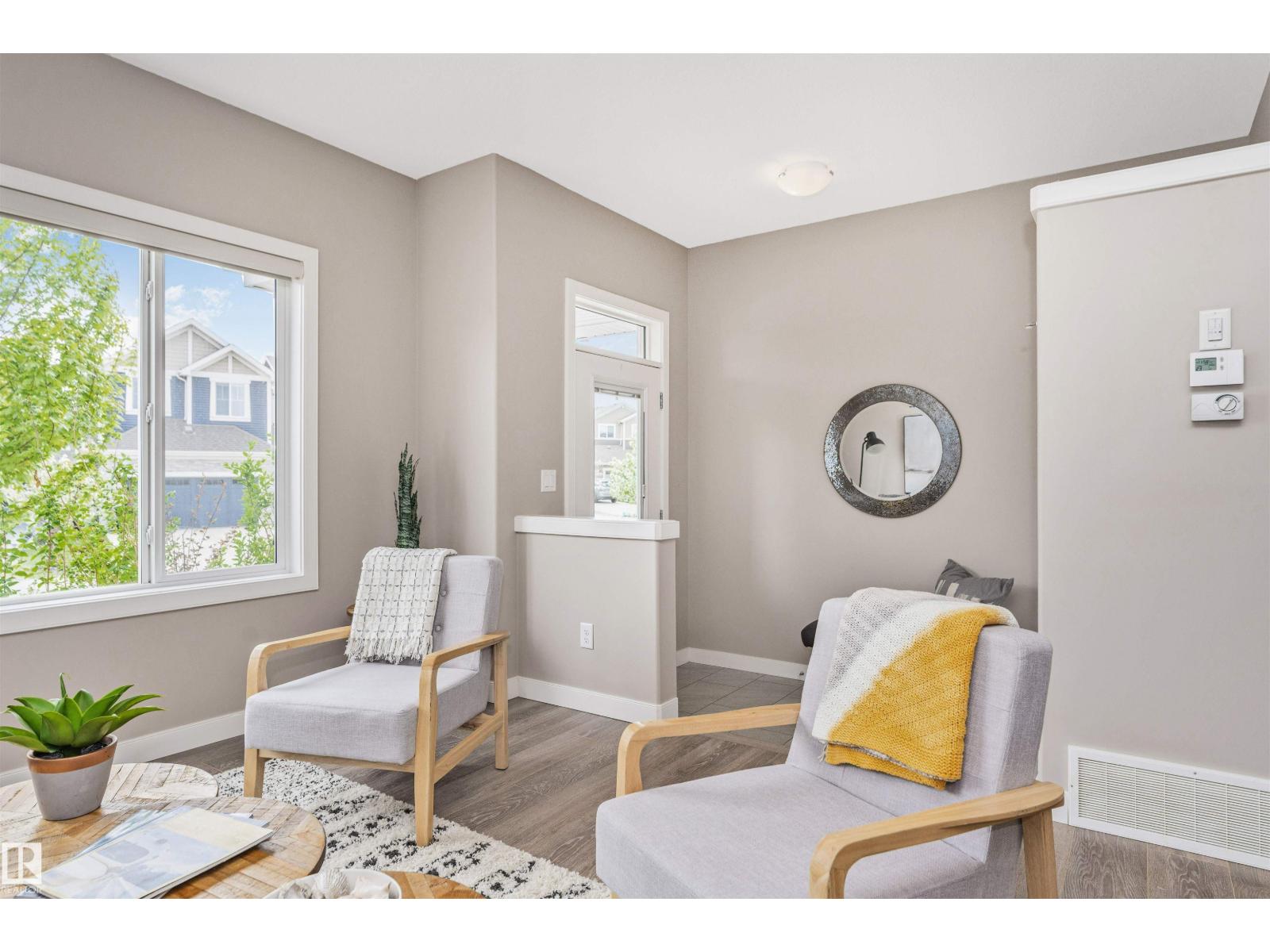 22124 85 AV NW - 4