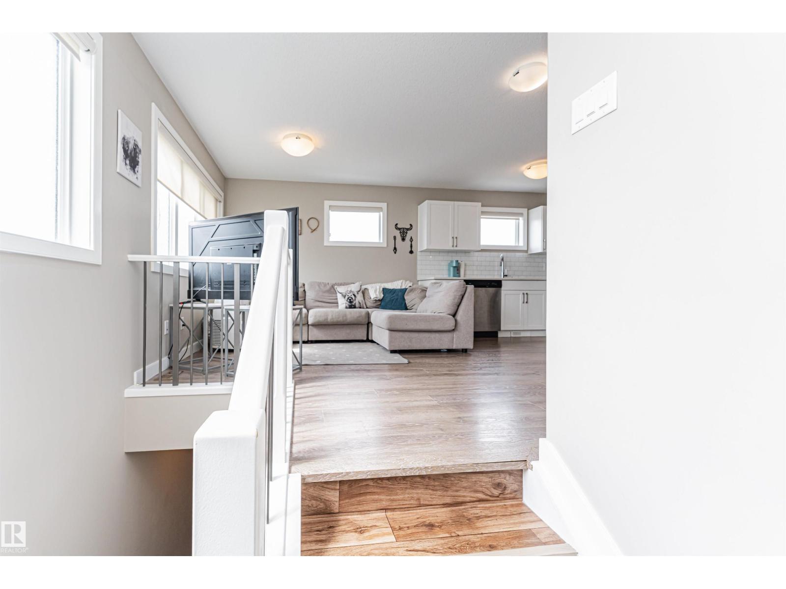 22124 85 AV NW - 50