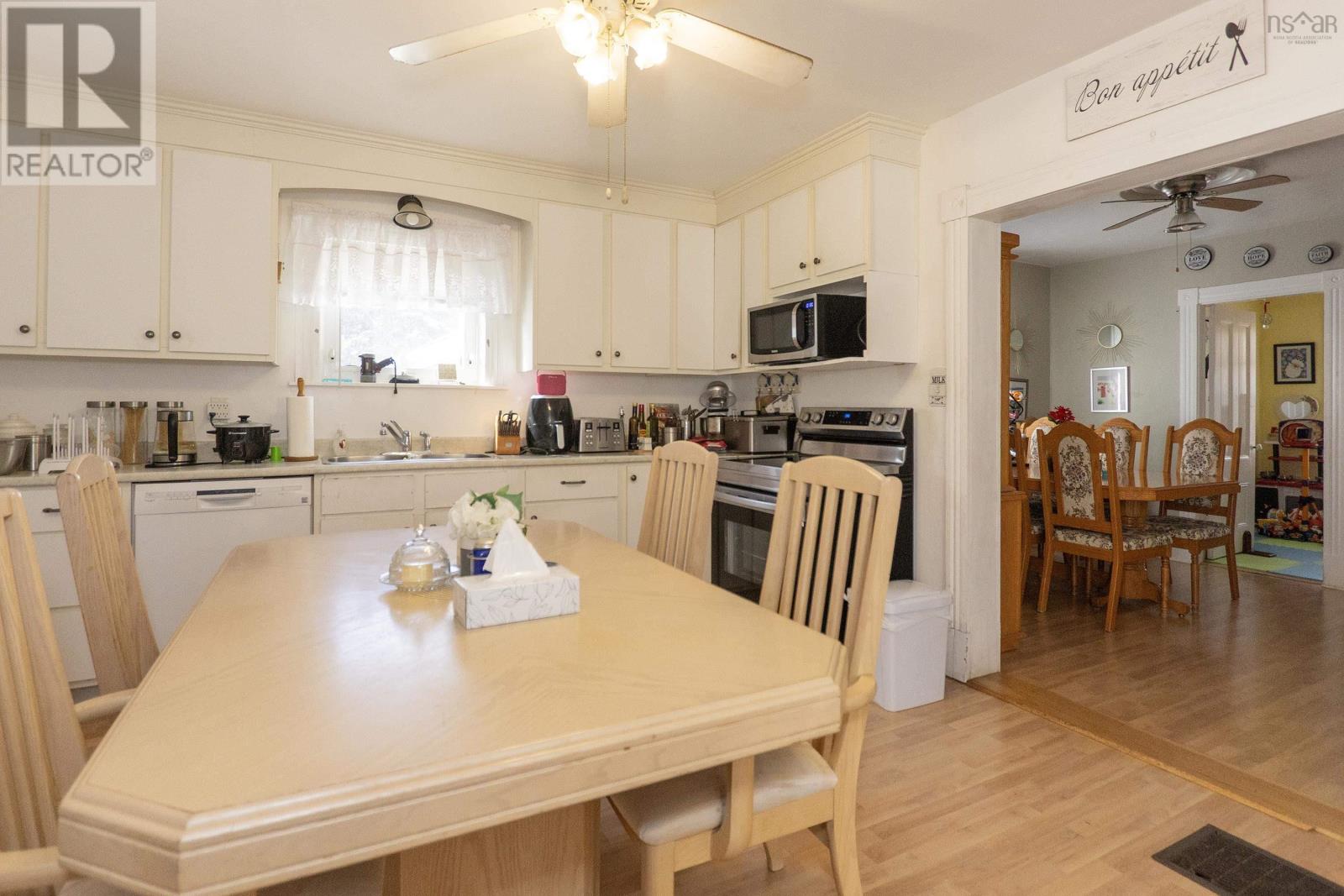 73 Mills Road - 19