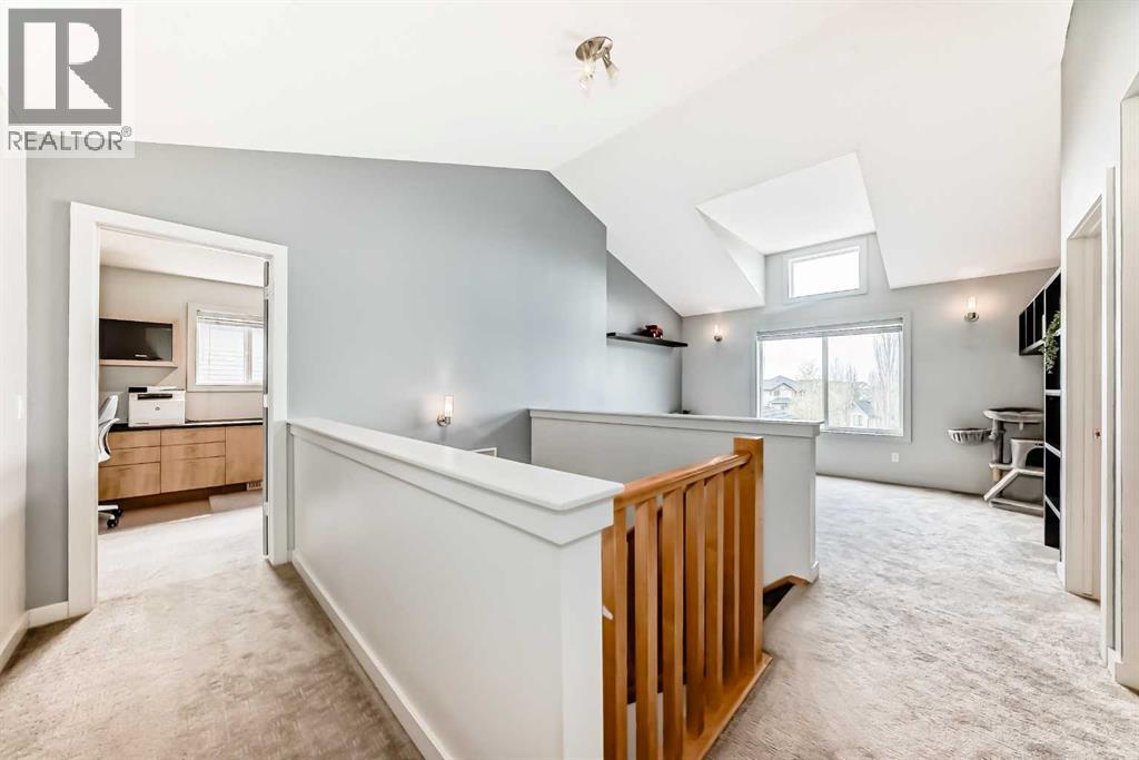 11 Cresthaven Bay SW — photo 38