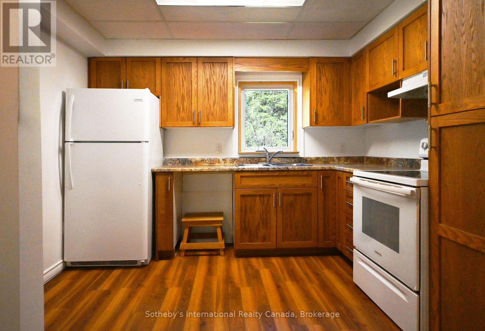 1072 HOLIDAY PARK DRIVE - 12