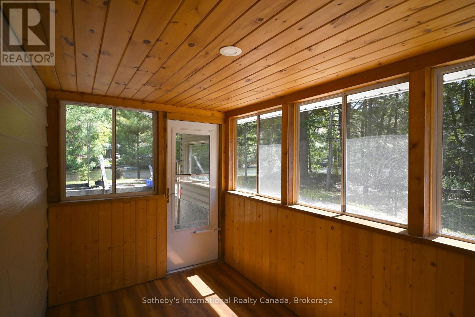 1072 HOLIDAY PARK DRIVE - 6