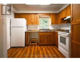1072 Holiday Park Drive, Bracebridge, ON P1L1W9 Photo 12