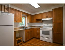1072 Holiday Park Drive, Bracebridge, ON P1L1W9 Photo 13