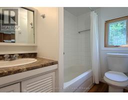 1072 Holiday Park Drive, Bracebridge, ON P1L1W9 Photo 14