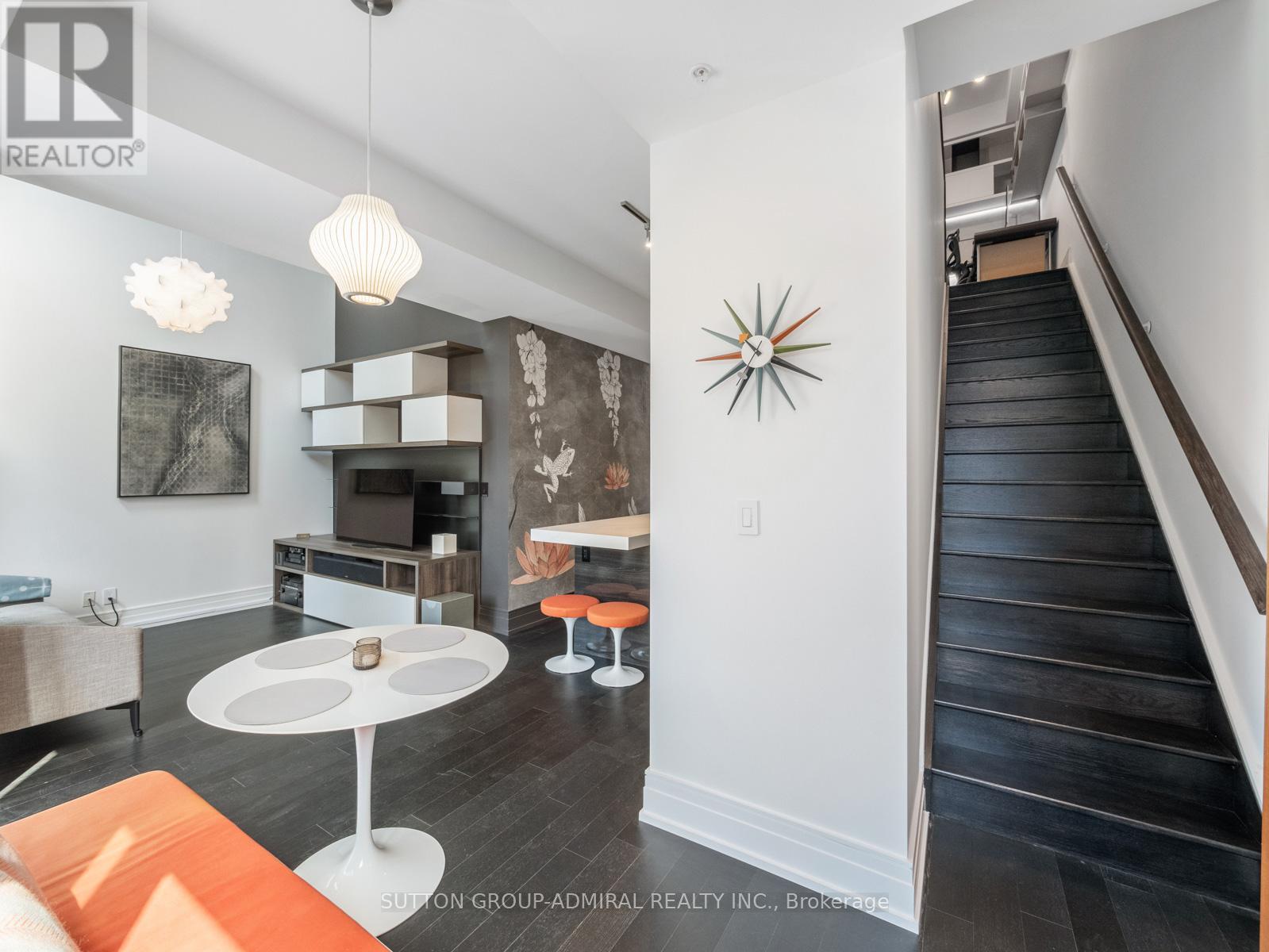 #410 90 NIAGARA STREET - 18
