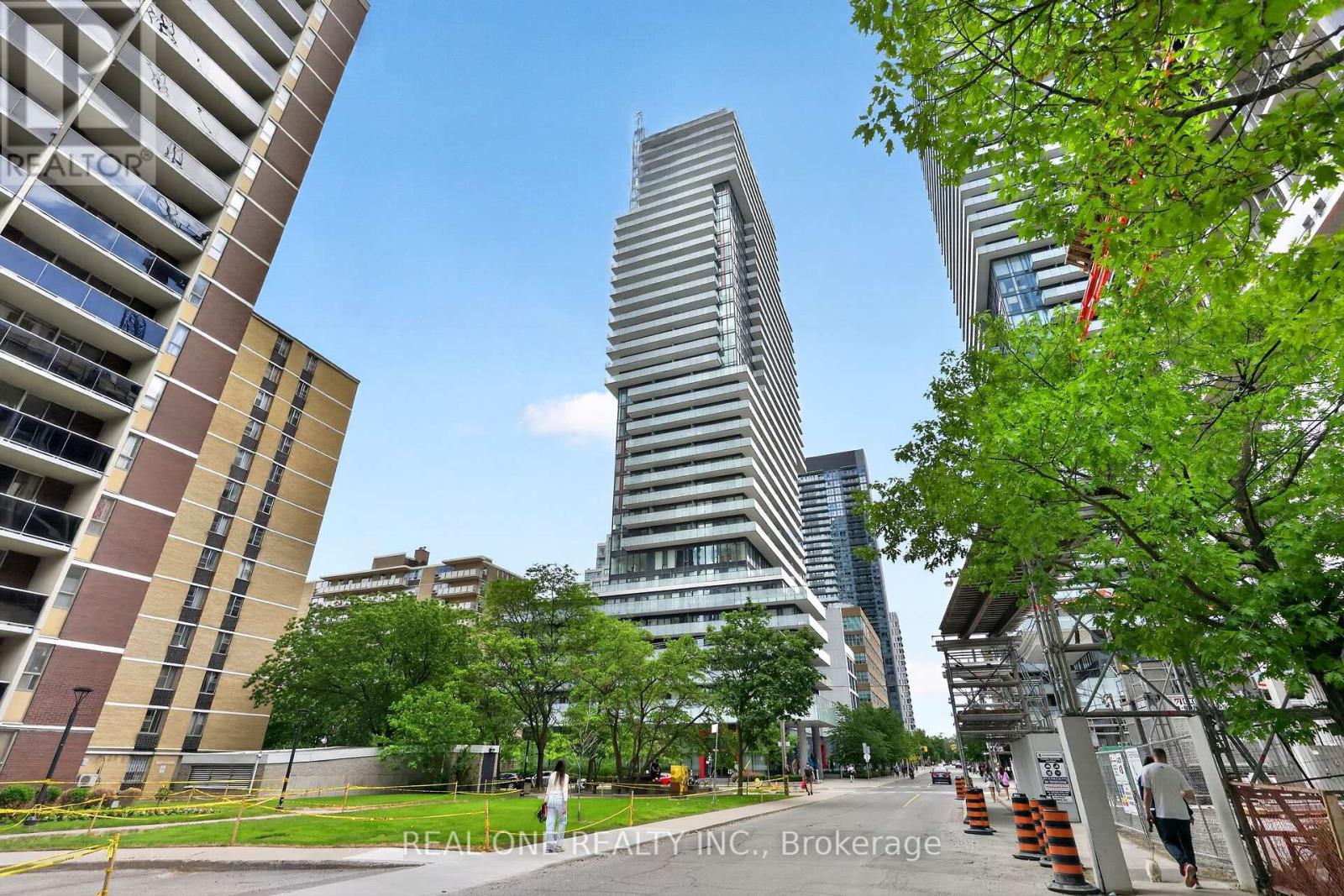 #1906 185 ROEHAMPTON AVENUE - 1