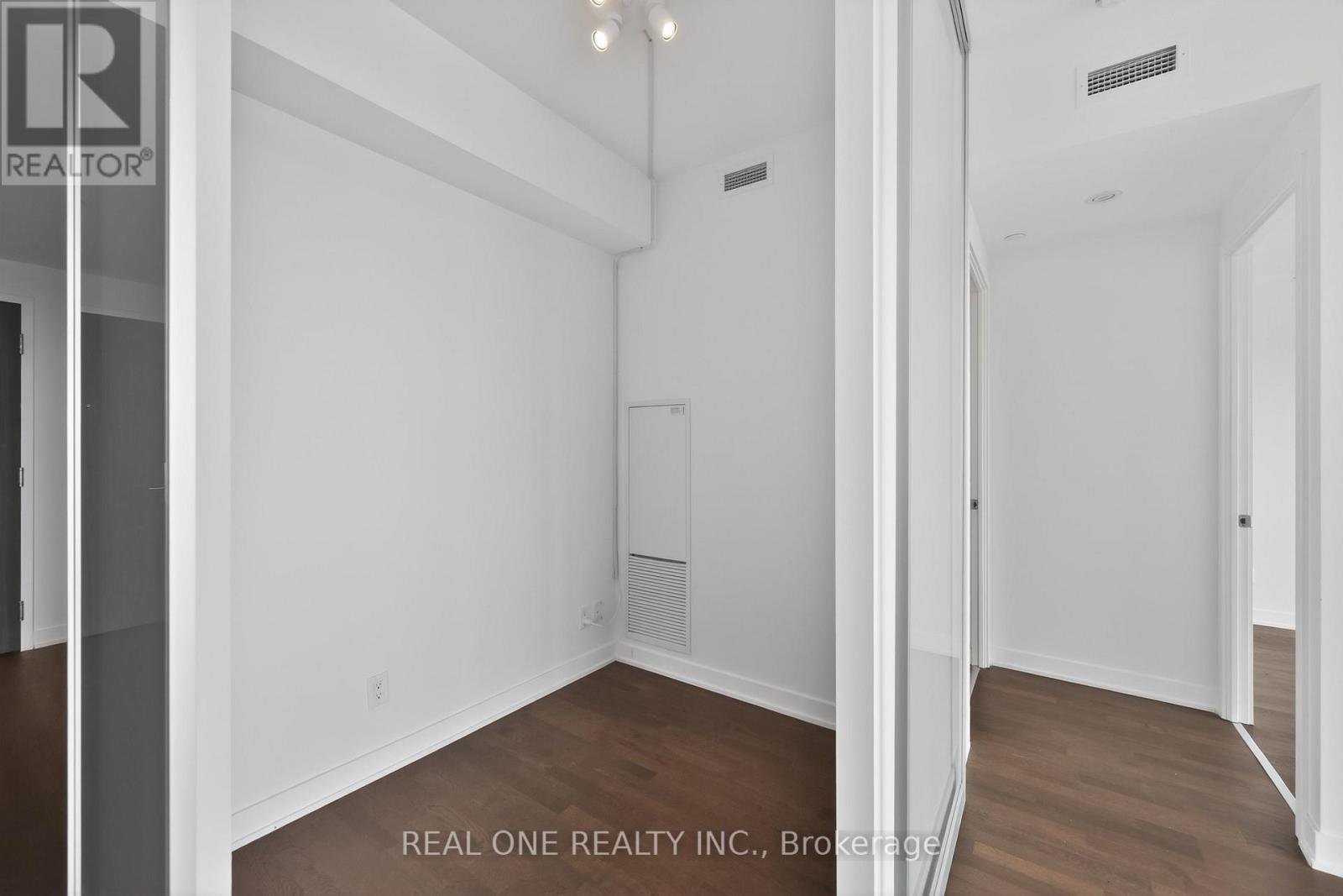 #1906 185 ROEHAMPTON AVENUE - 19