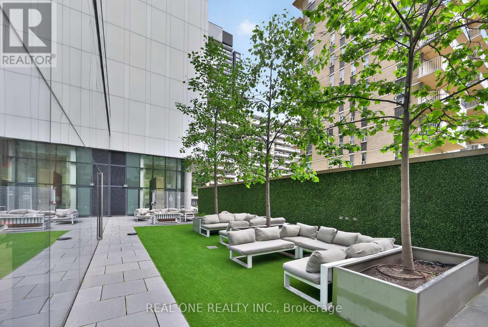 #1906 185 ROEHAMPTON AVENUE - 33