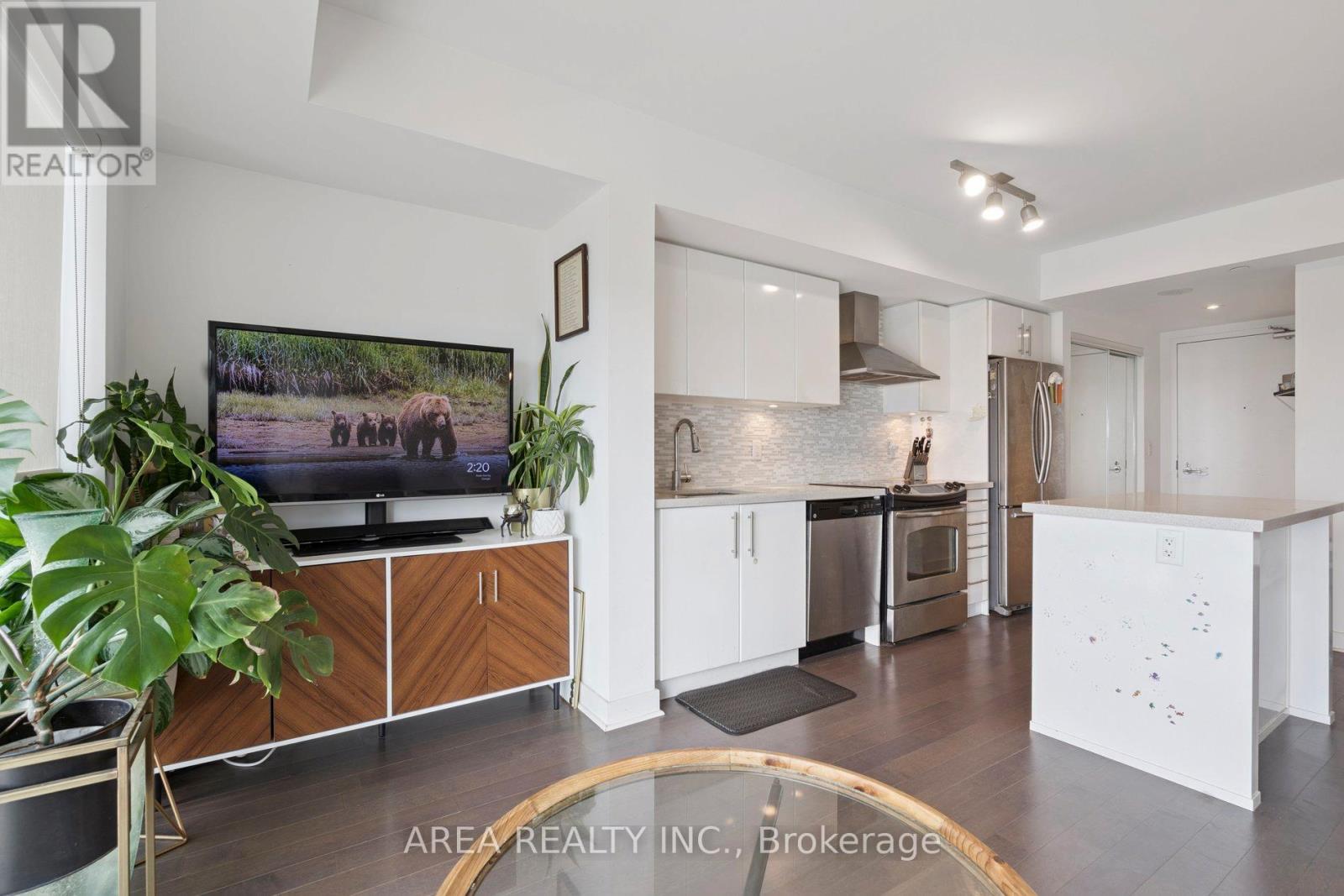 #1910 58 ORCHARD VIEW BOULEVARD - 11