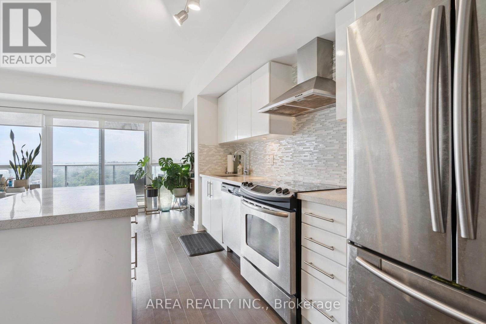 #1910 58 ORCHARD VIEW BOULEVARD - 14