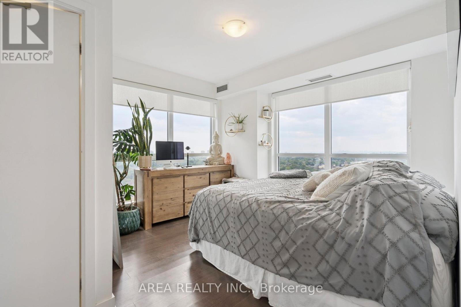 #1910 58 ORCHARD VIEW BOULEVARD - 20