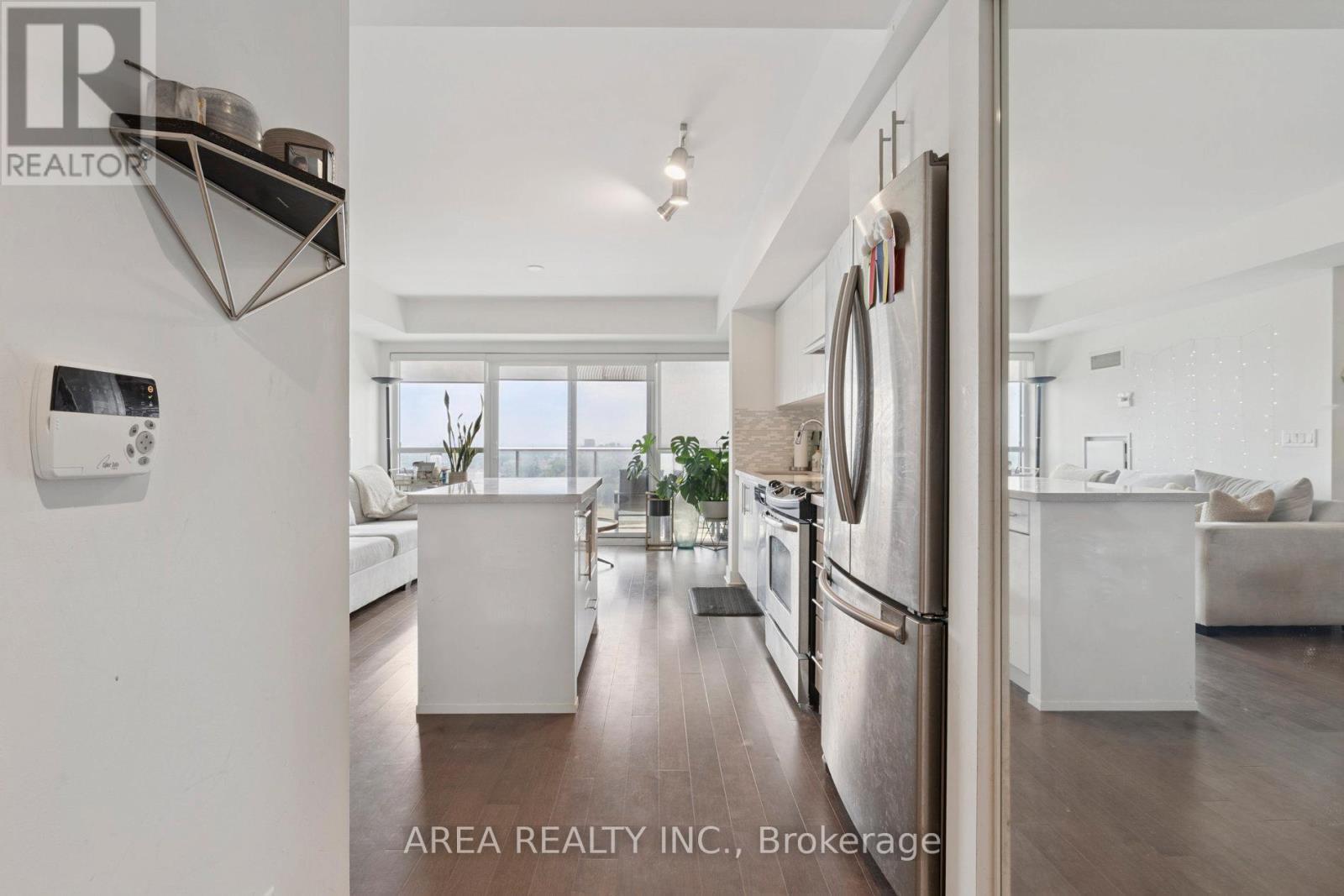 #1910 58 ORCHARD VIEW BOULEVARD - 6