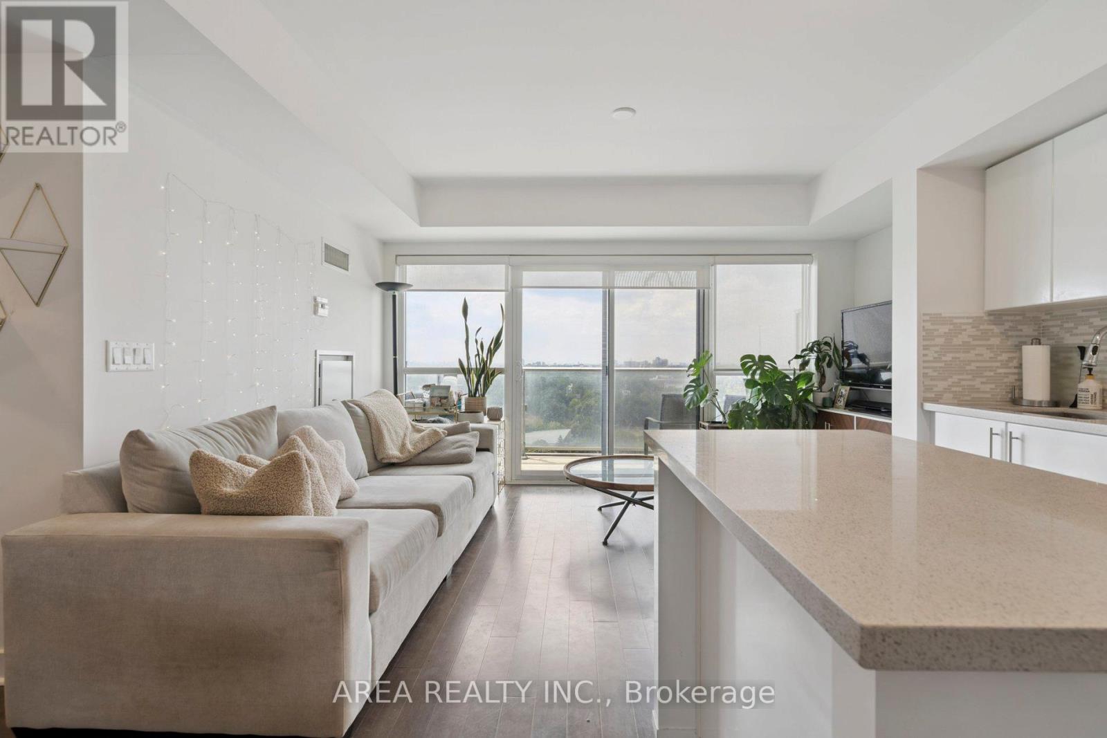 #1910 58 ORCHARD VIEW BOULEVARD - 7