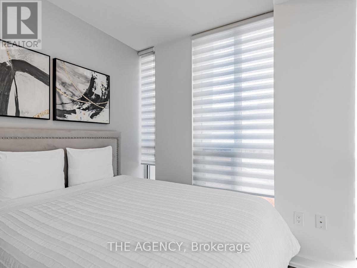 #711 1 YORKVILLE AVENUE - 12