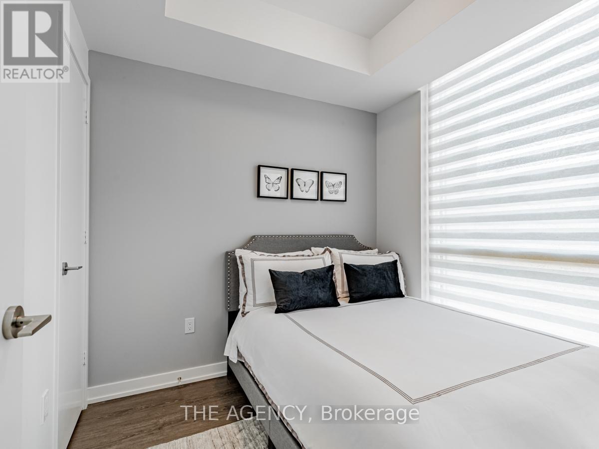 #711 1 YORKVILLE AVENUE - 14