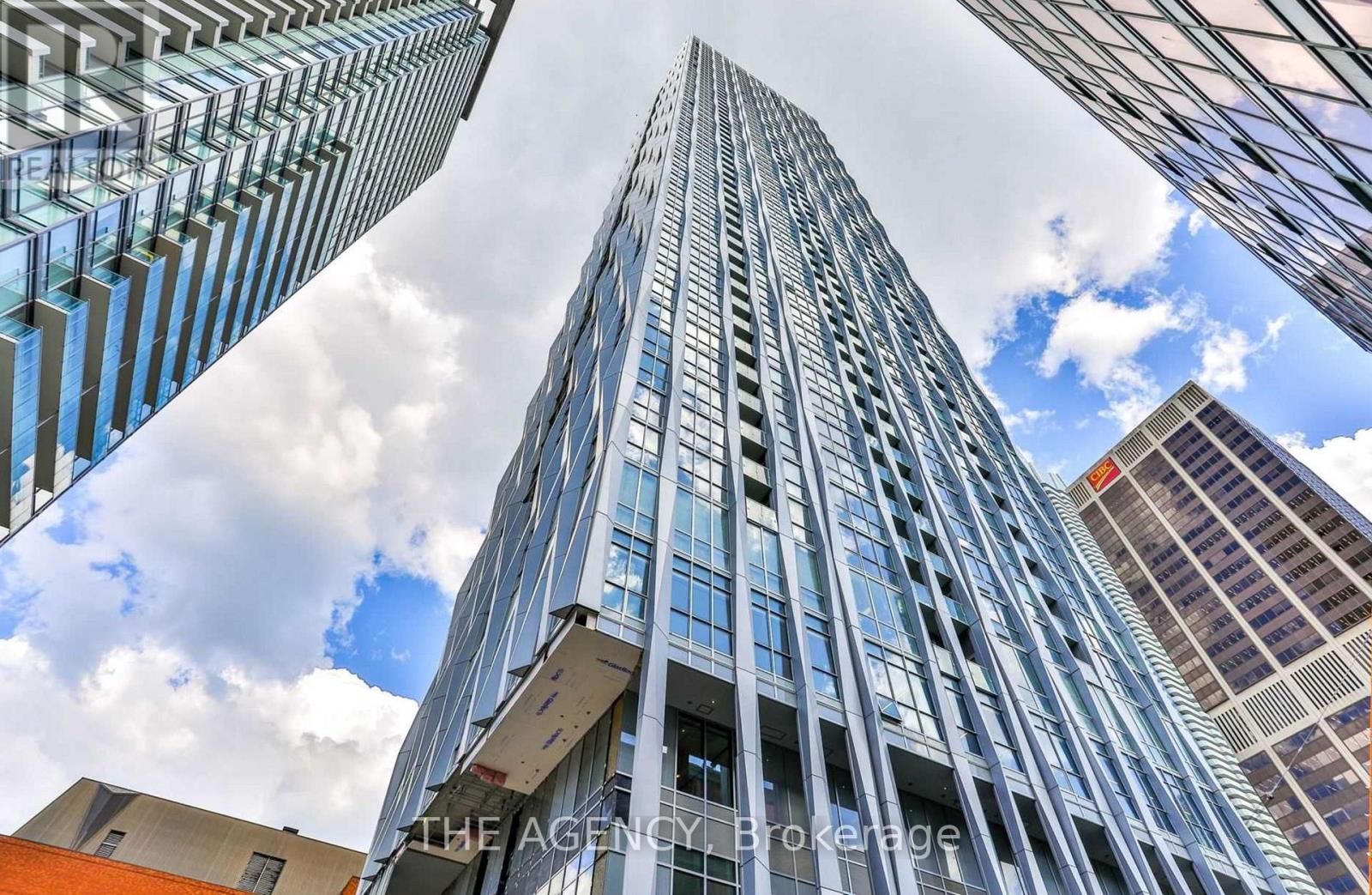 #711 1 YORKVILLE AVENUE - 2
