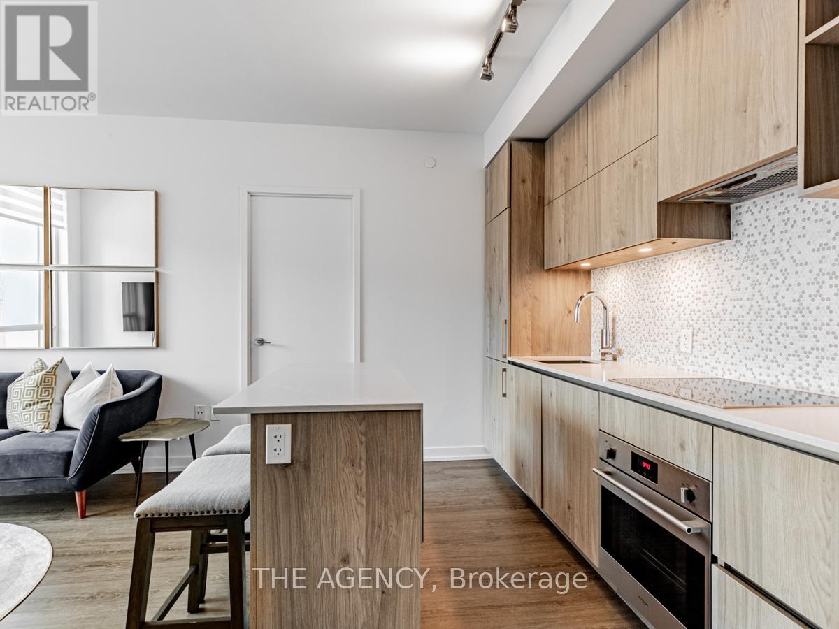 #711 1 YORKVILLE AVENUE - 4