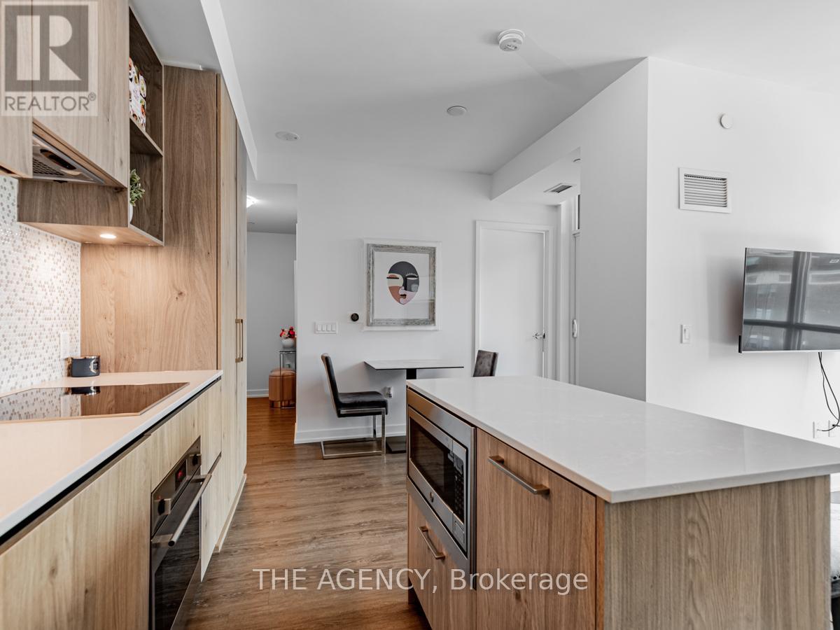 #711 1 YORKVILLE AVENUE - 6