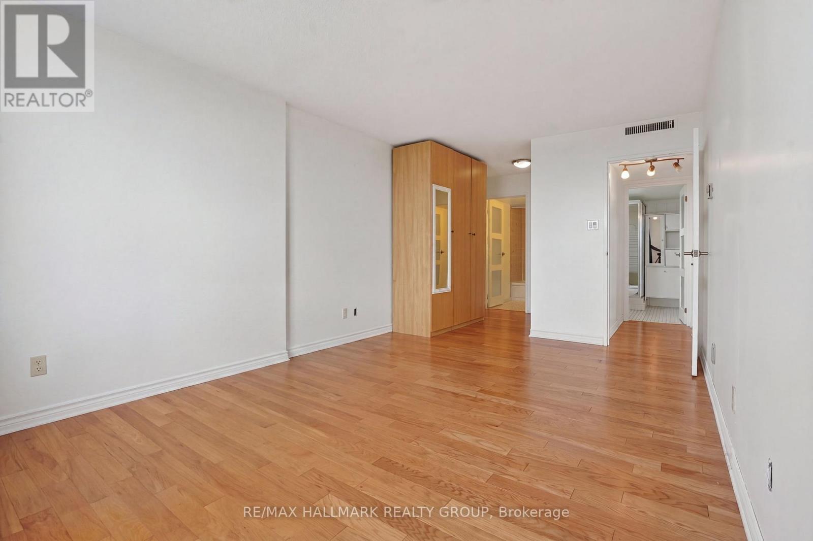 2 Bed, 2 Bath House for Sale in Ottawa – 1510 – 200 LAFONTAINE AVENUE, Ottawa – MLS# X13412018 - Image 25
