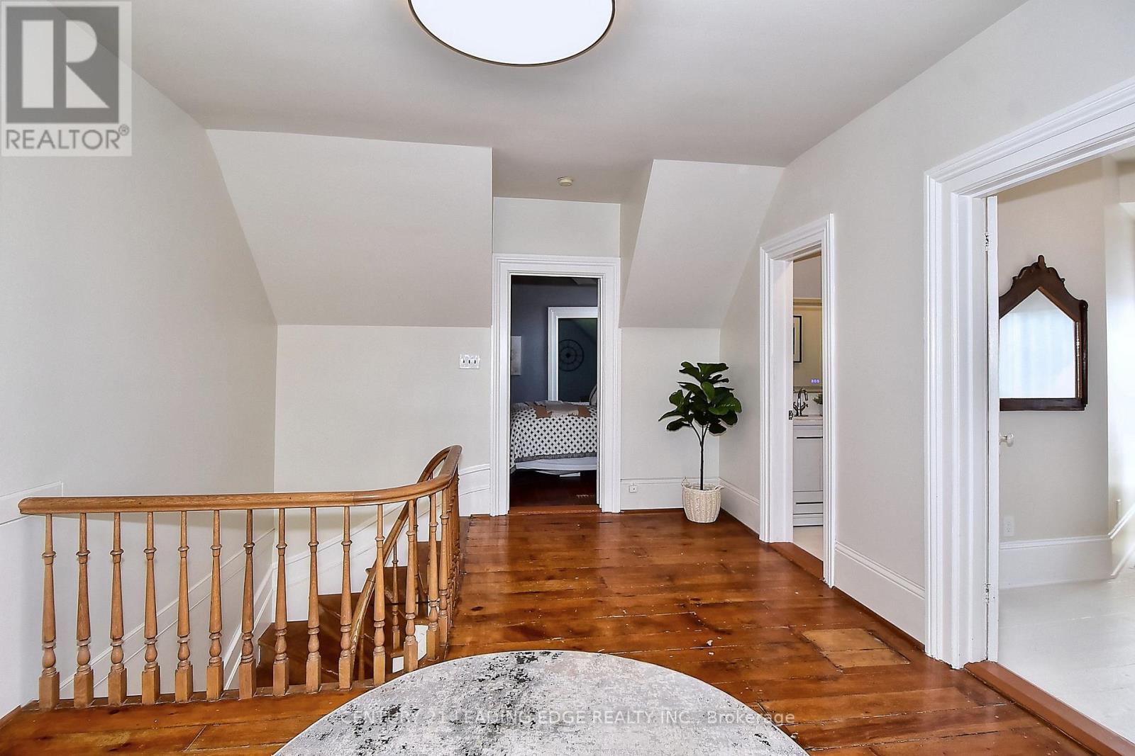 55 BROCK STREET E - 23