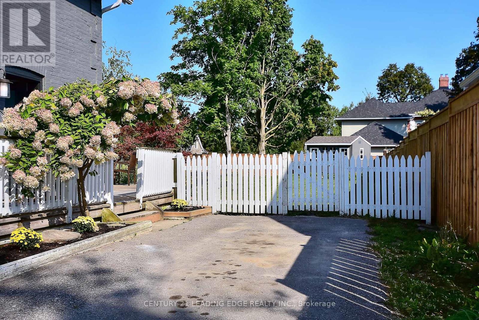 55 BROCK STREET E - 40