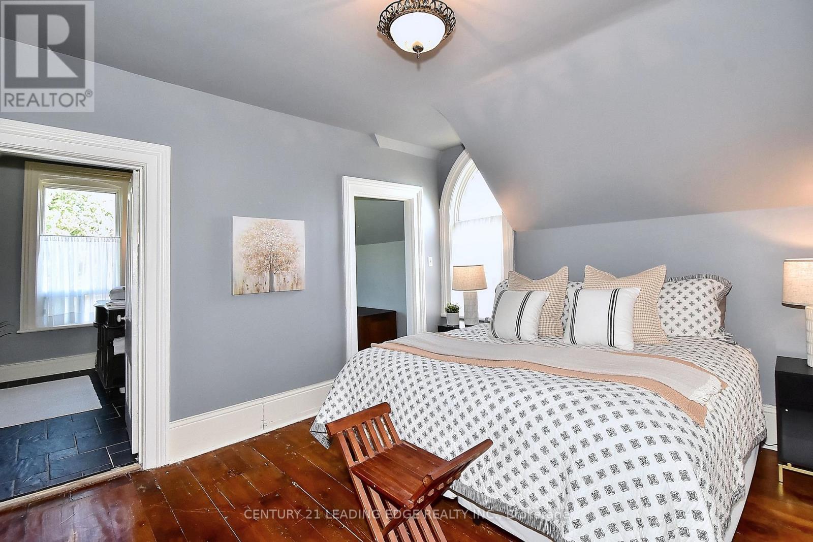 55 BROCK STREET E - 27