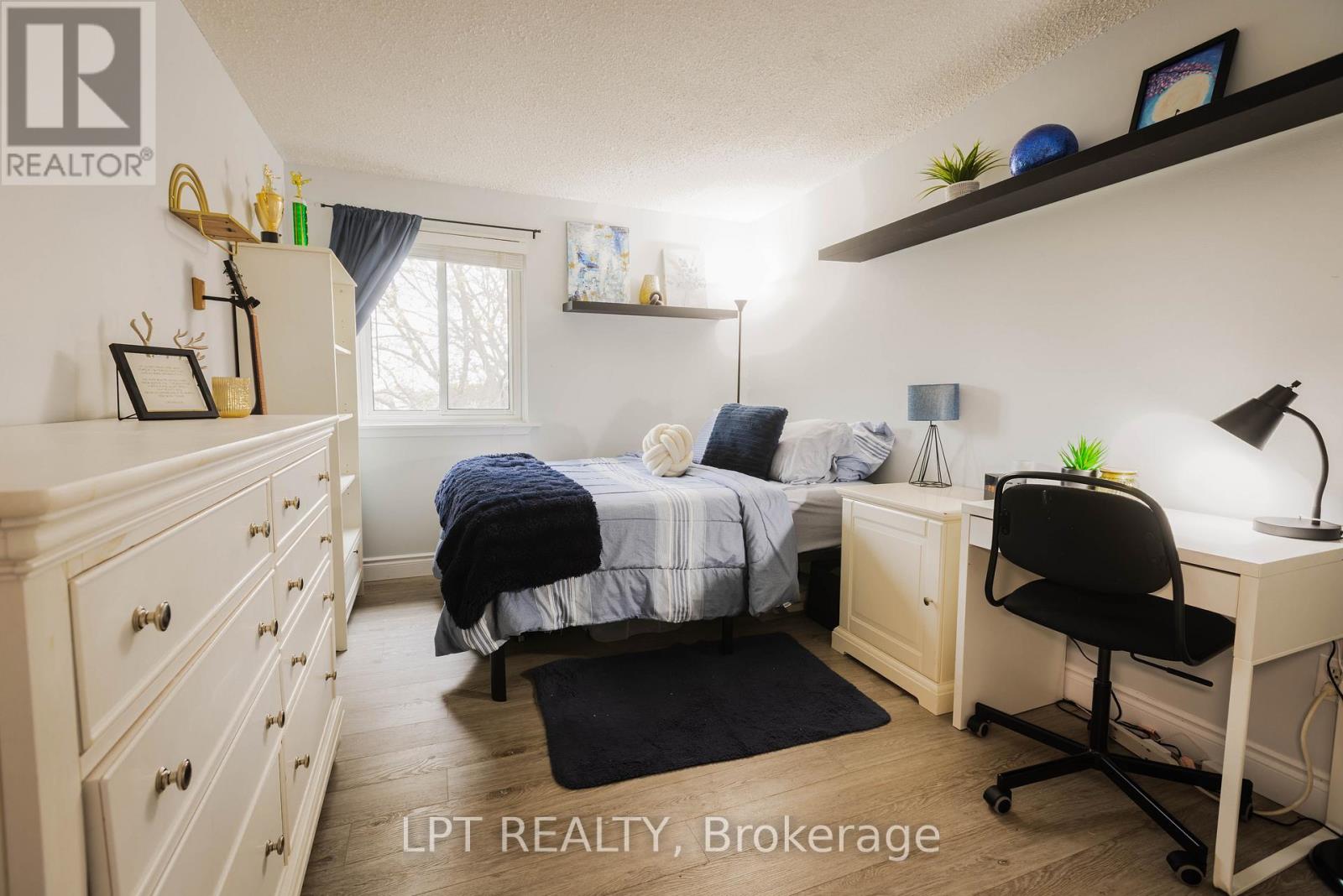 #3 318 LAURIER AVENUE - 13