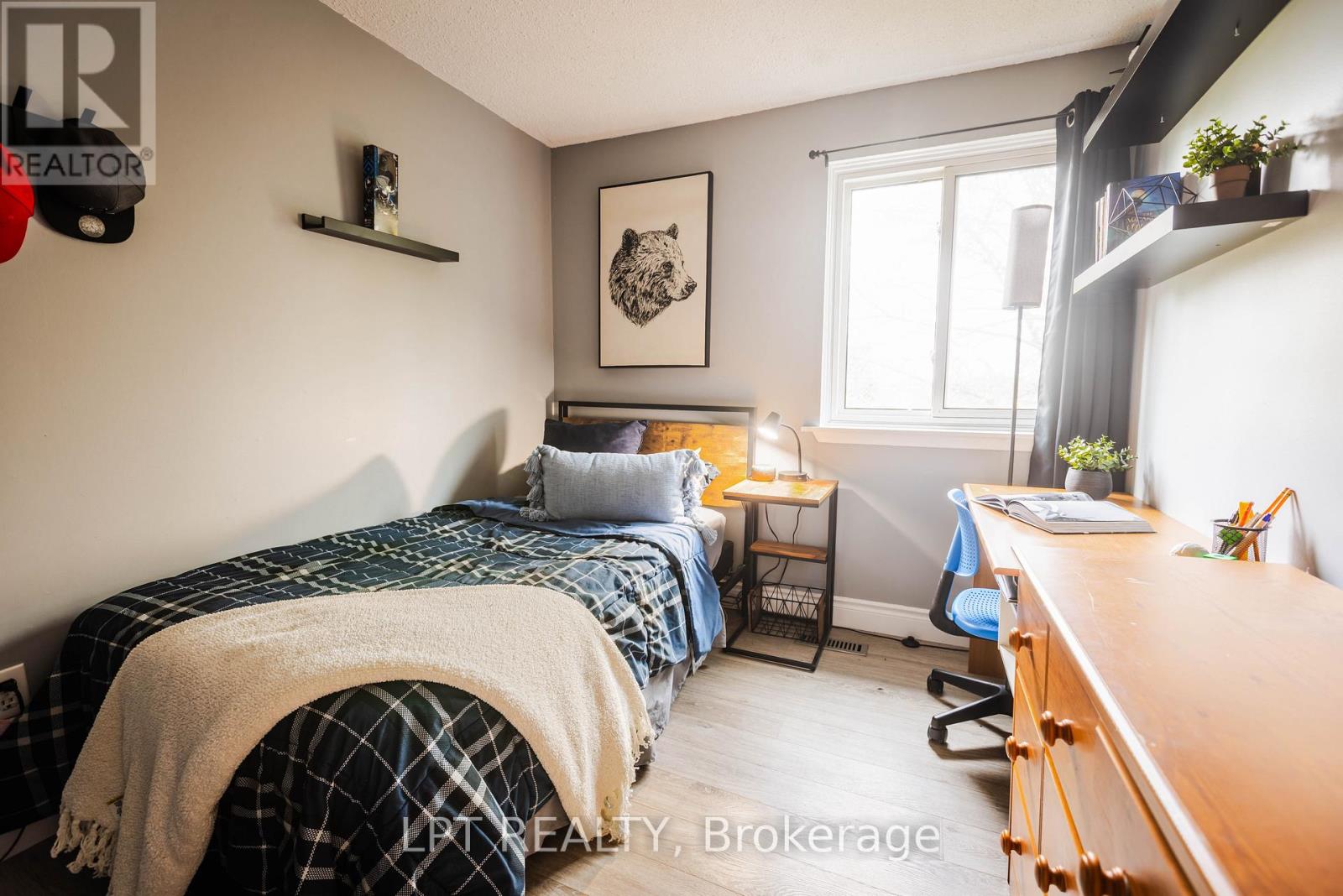 #3 318 LAURIER AVENUE - 14