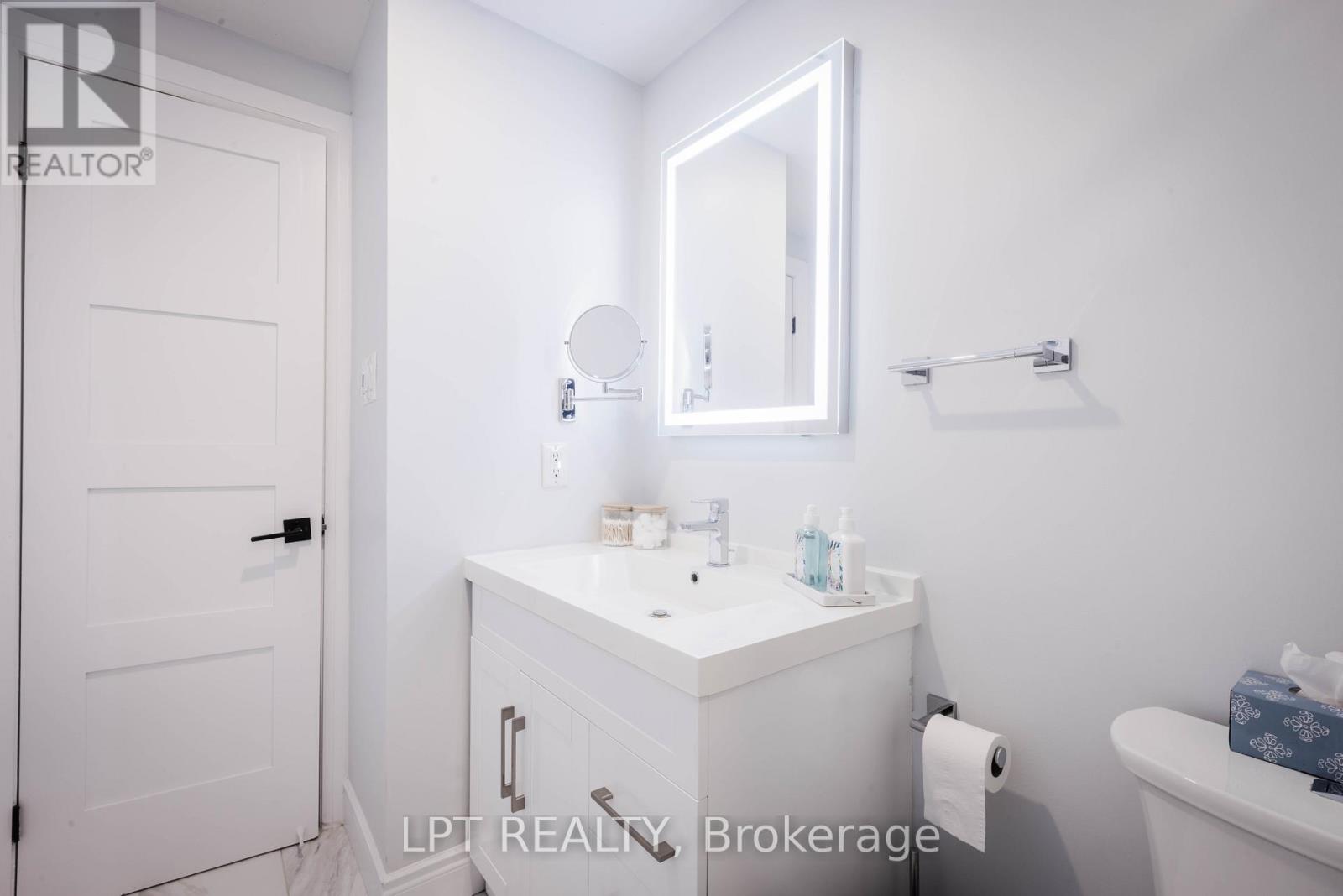 #3 318 LAURIER AVENUE - 15