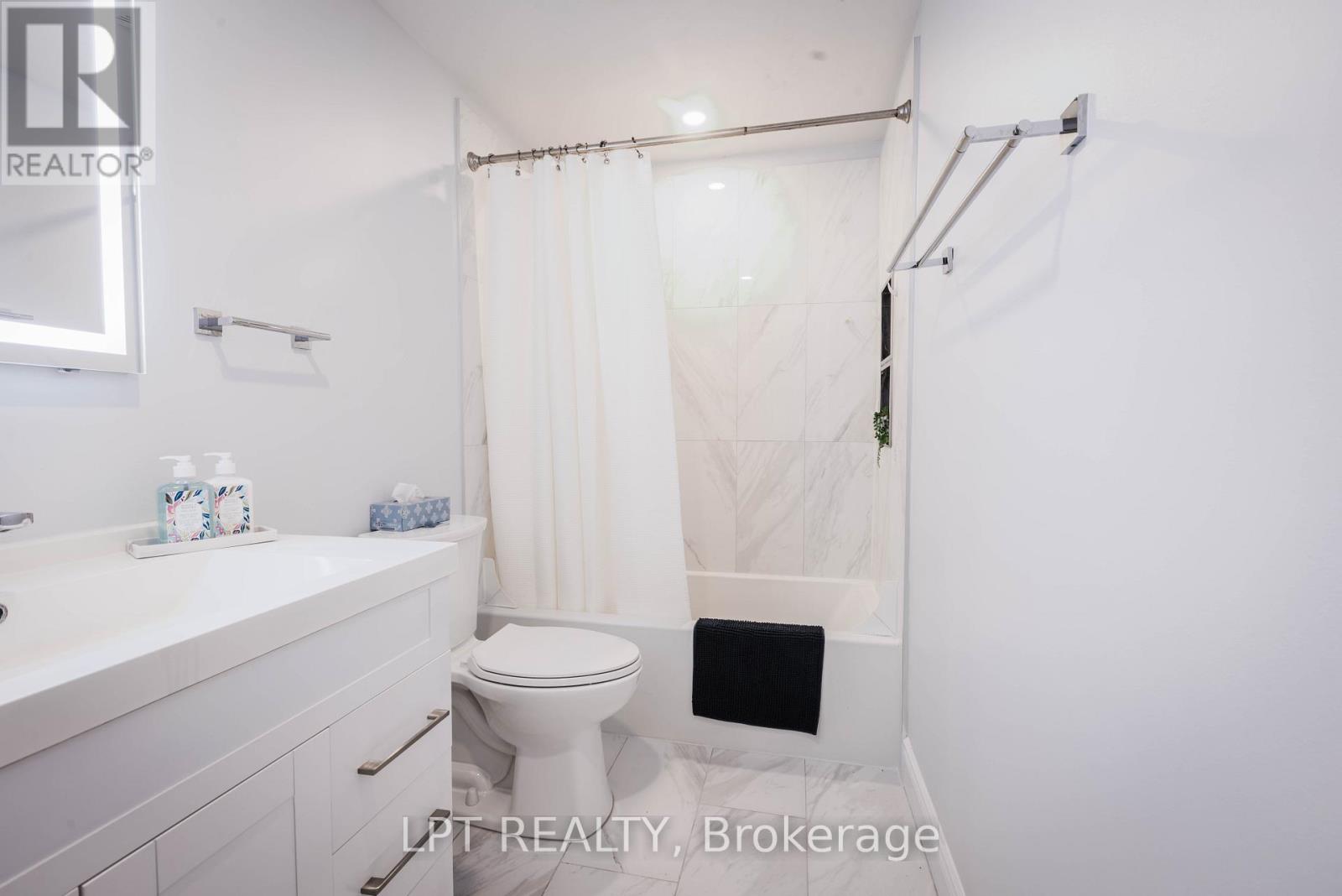 #3 318 LAURIER AVENUE - 16