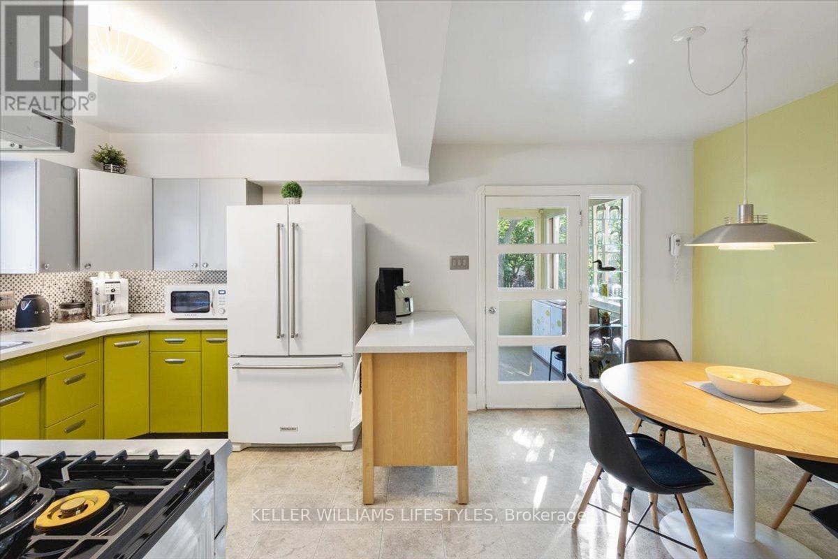 941 WATERLOO STREET - 10