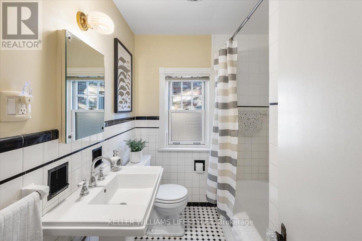 941 WATERLOO STREET - 13