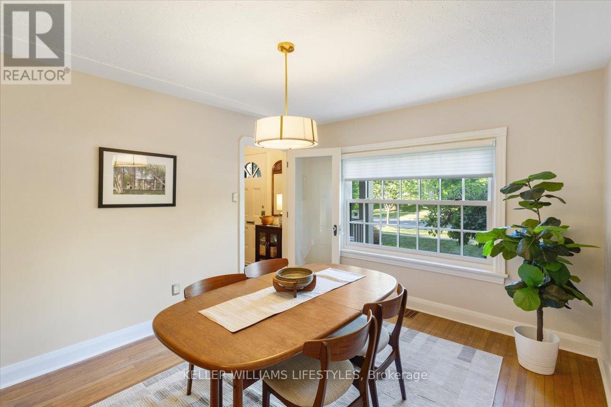 941 WATERLOO STREET - 15