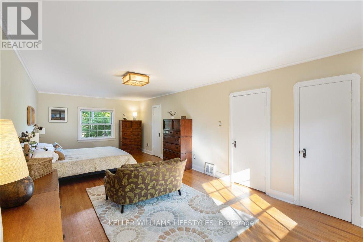 941 WATERLOO STREET - 18